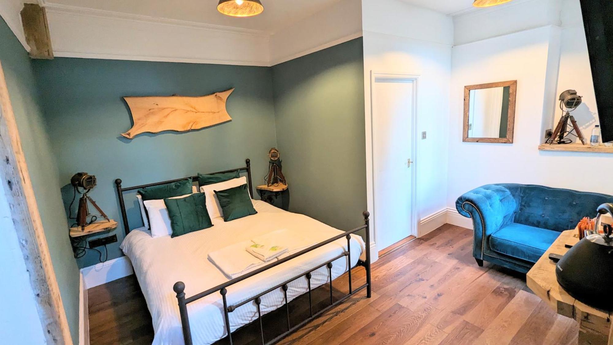 Wheal Tor Hotel & Glamping Лискард Екстериор снимка
