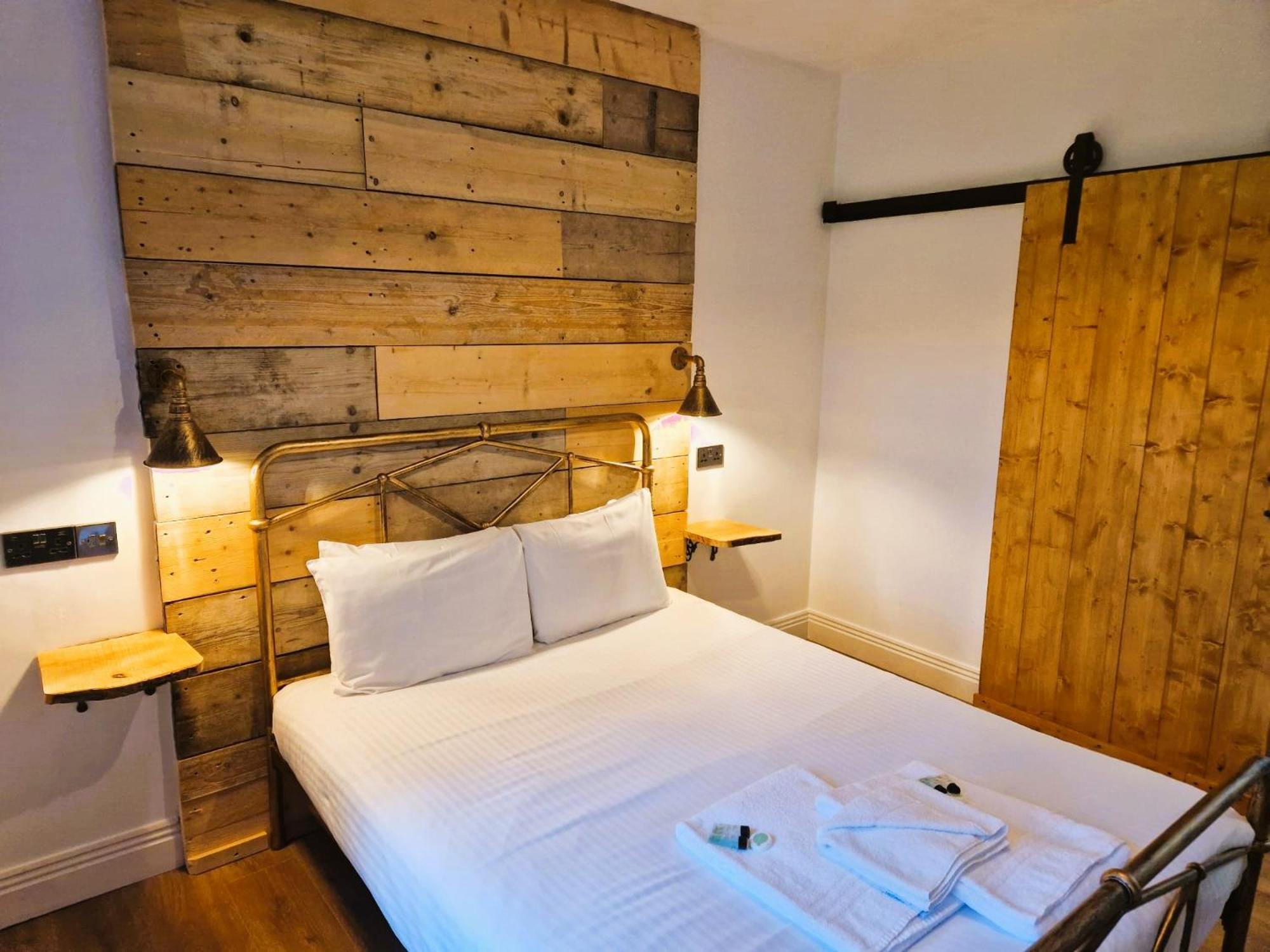 Wheal Tor Hotel & Glamping Лискард Екстериор снимка