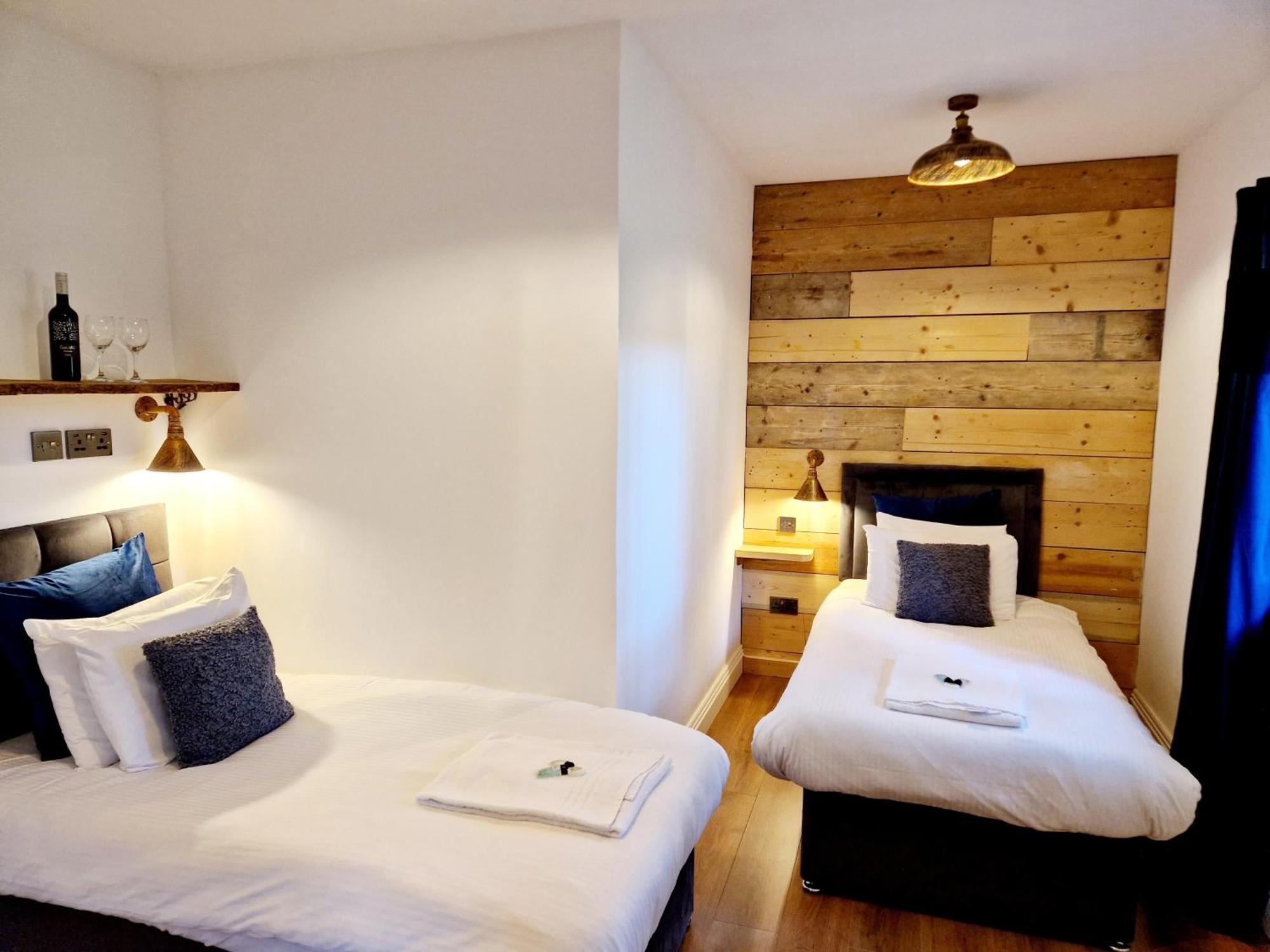 Wheal Tor Hotel & Glamping Лискард Екстериор снимка
