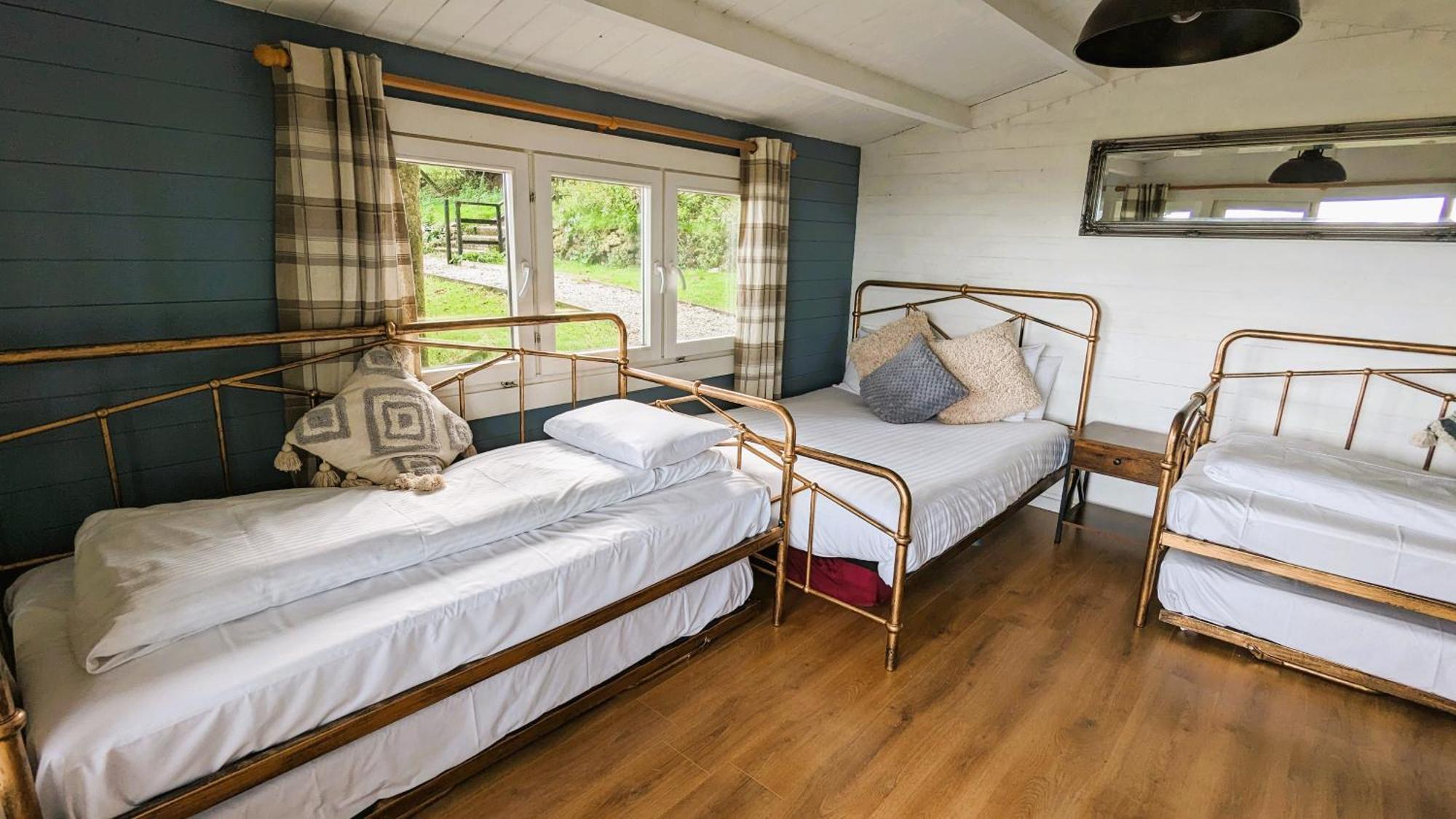 Wheal Tor Hotel & Glamping Лискард Екстериор снимка
