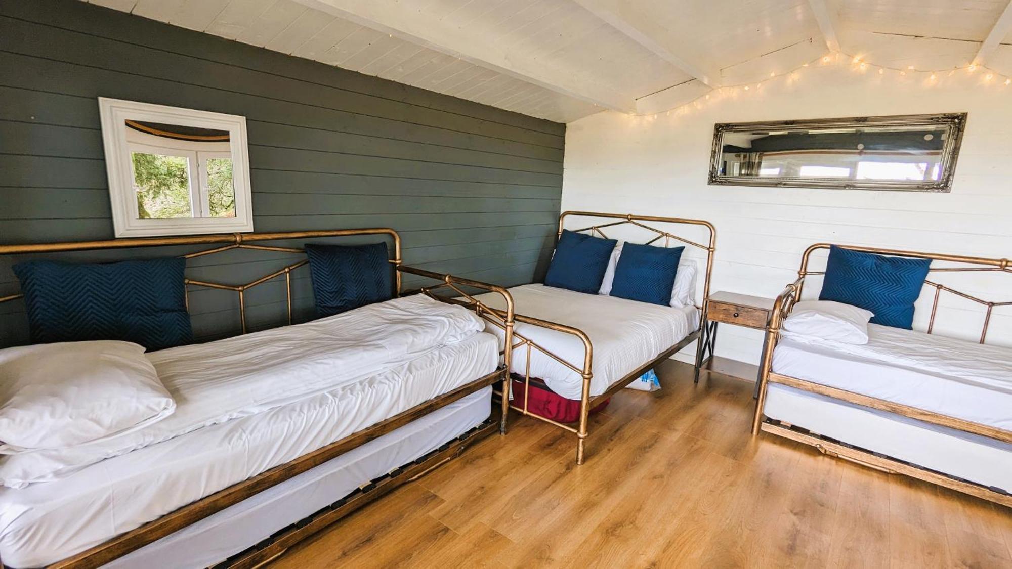 Wheal Tor Hotel & Glamping Лискард Екстериор снимка
