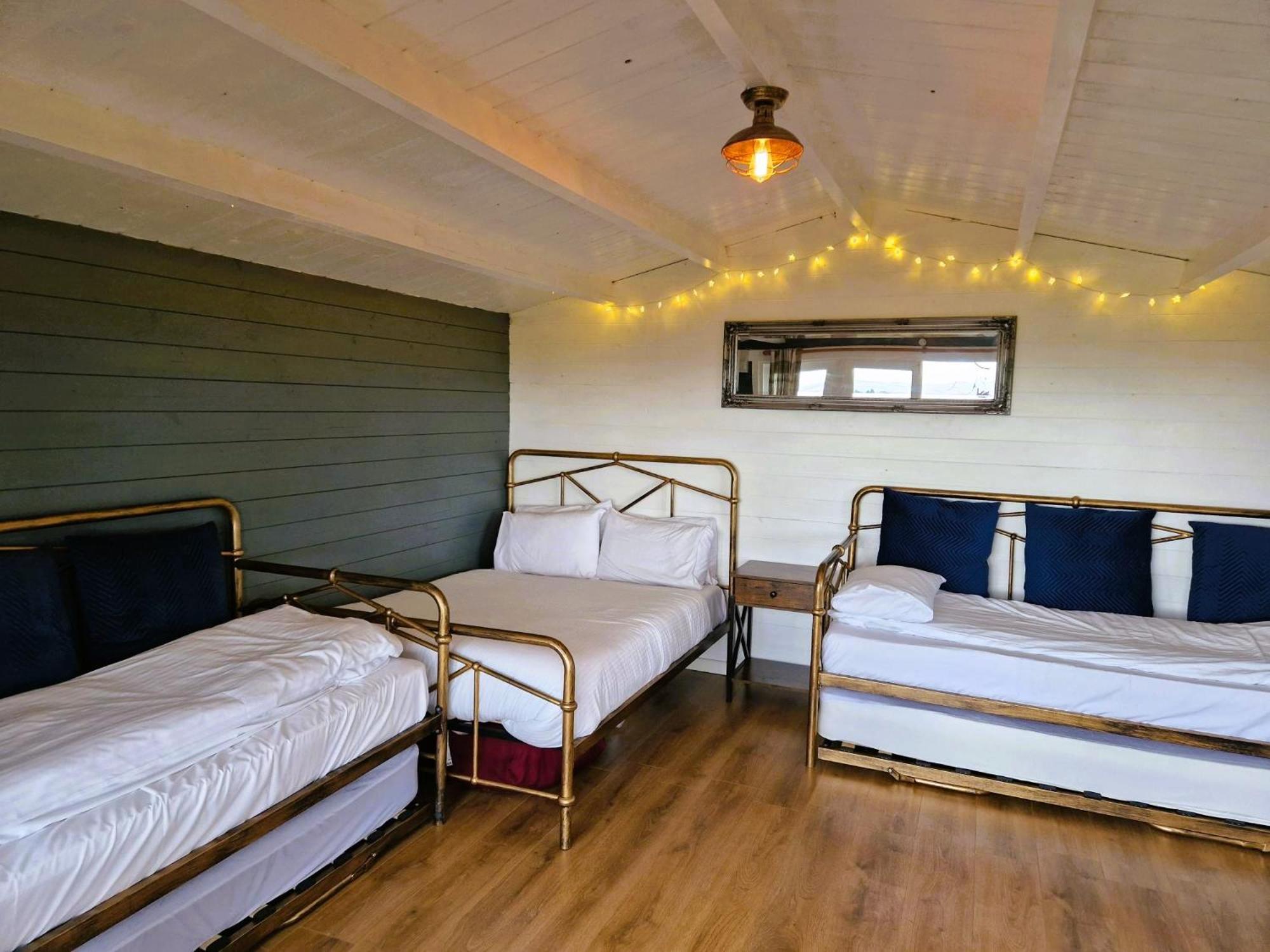 Wheal Tor Hotel & Glamping Лискард Екстериор снимка