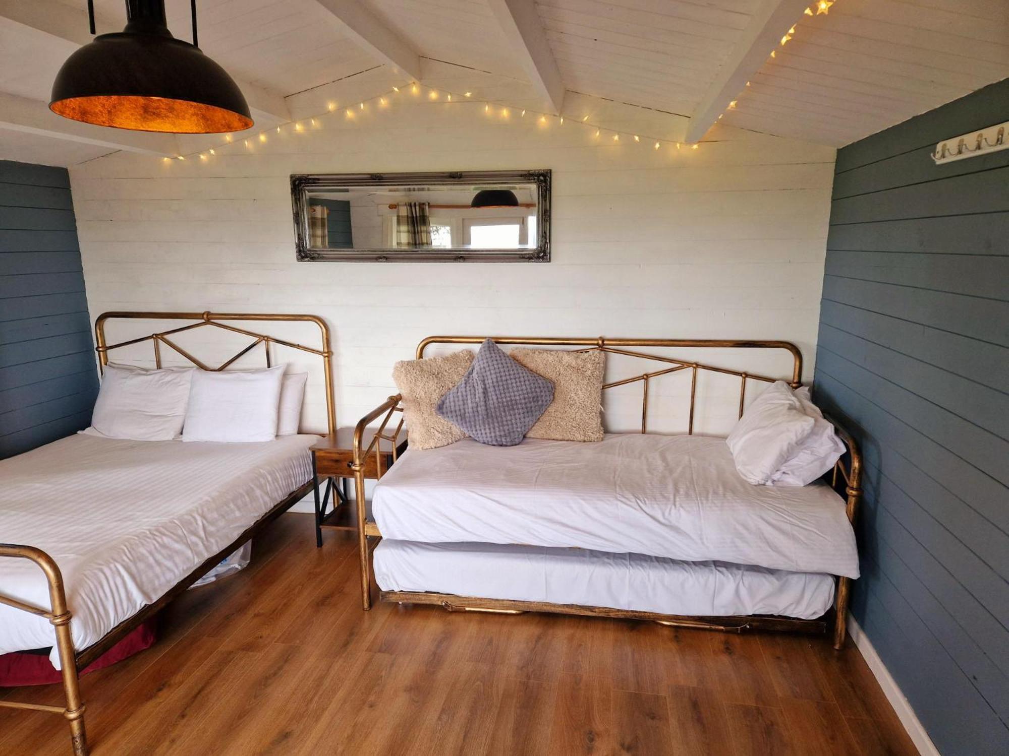 Wheal Tor Hotel & Glamping Лискард Екстериор снимка