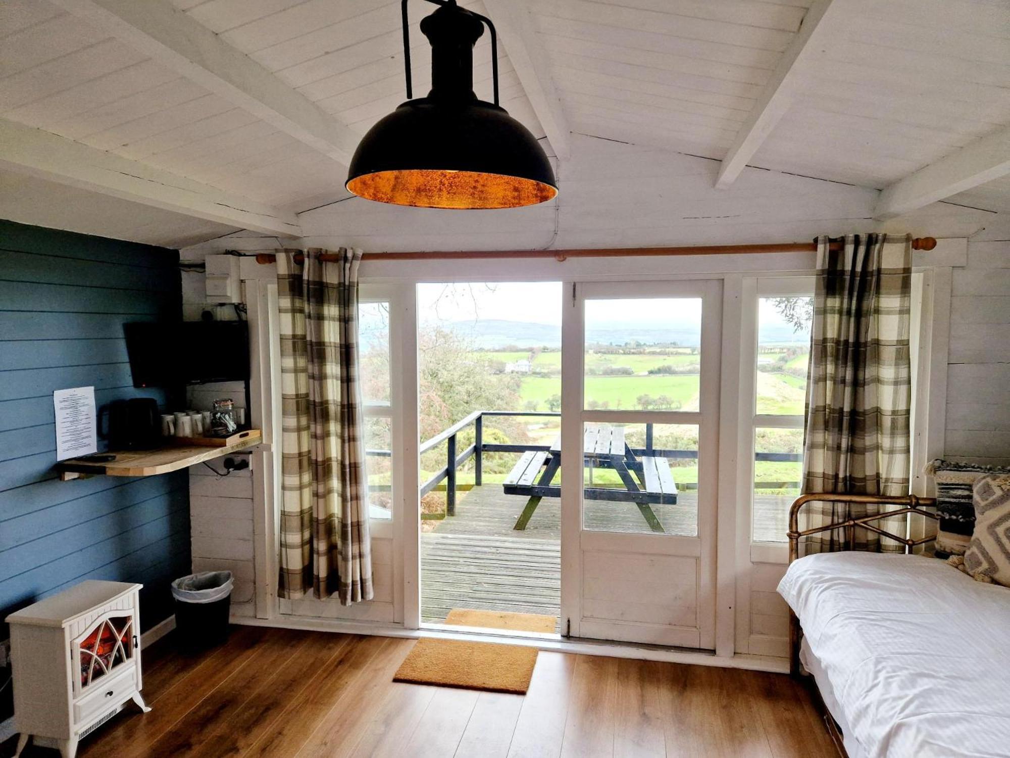 Wheal Tor Hotel & Glamping Лискард Екстериор снимка